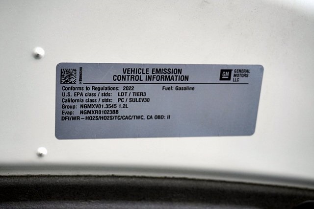 Used 2022 White Chevrolet LT image 33