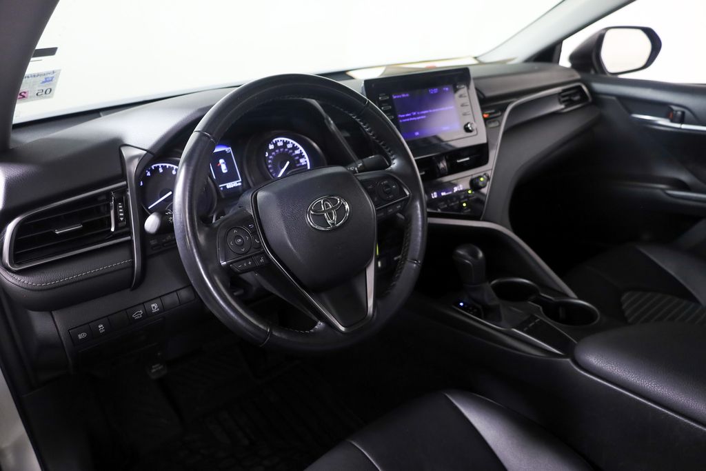 2023 Toyota Camry SE photo 3