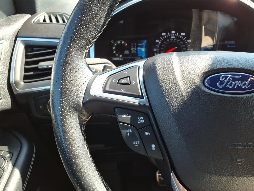 2021 Ford Edge ST photo 12
