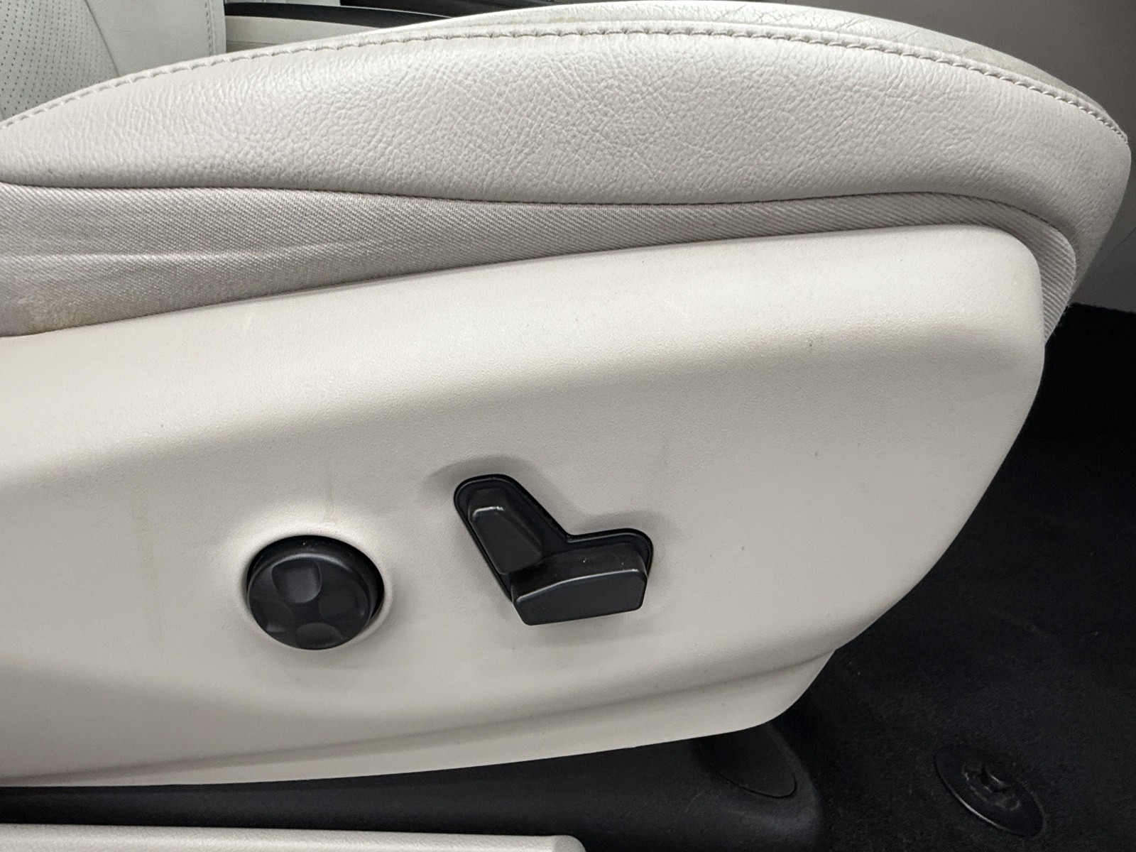 2021 Chrysler Pacifica Hybrid Touring L photo 59
