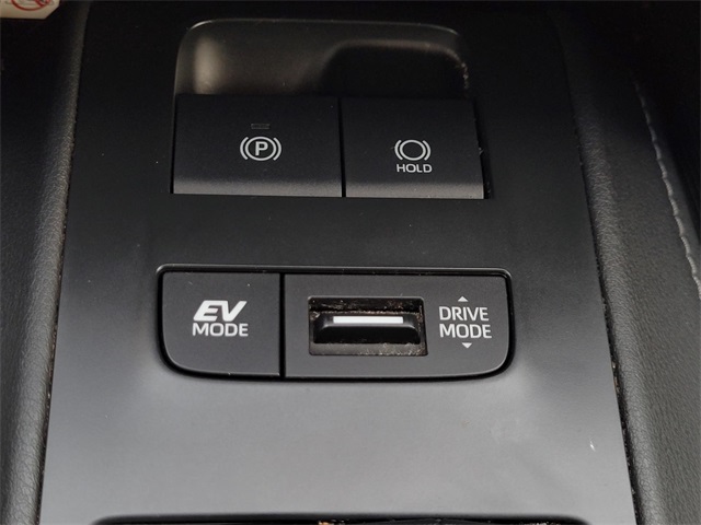 2022 Toyota Venza Limited photo 18