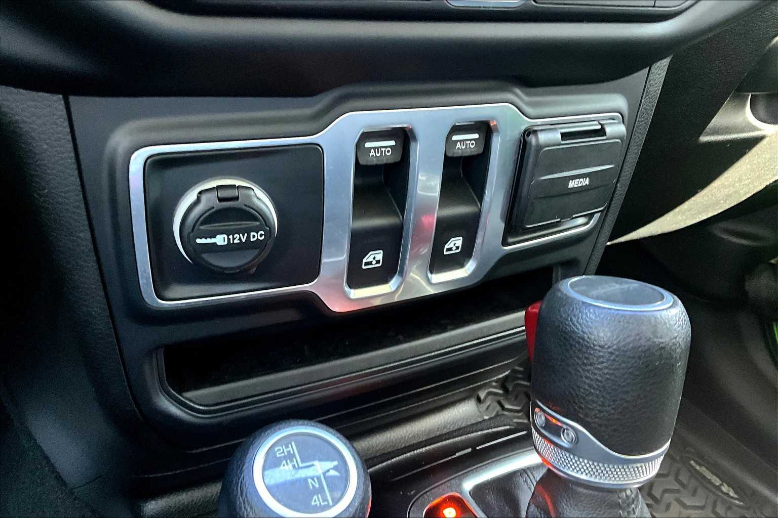 2019 Jeep Wrangler Sport S photo 27