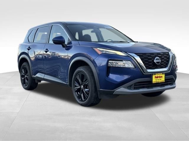 2022 Nissan Rogue SV's photo
