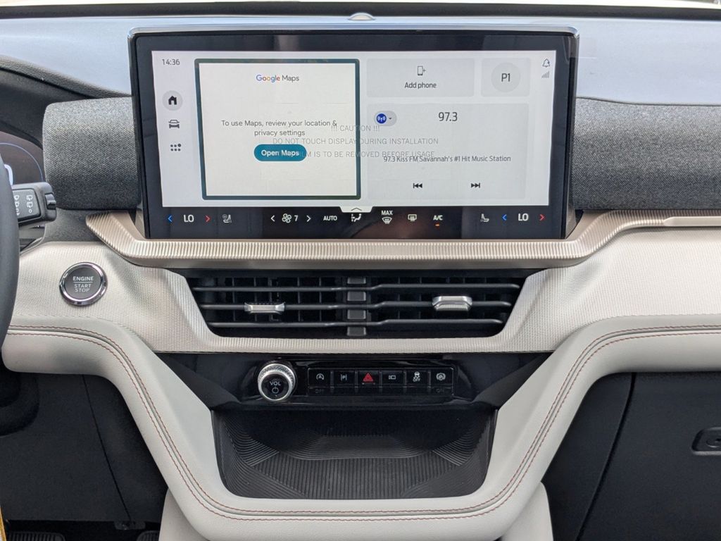 2025 Ford Explorer photo 19