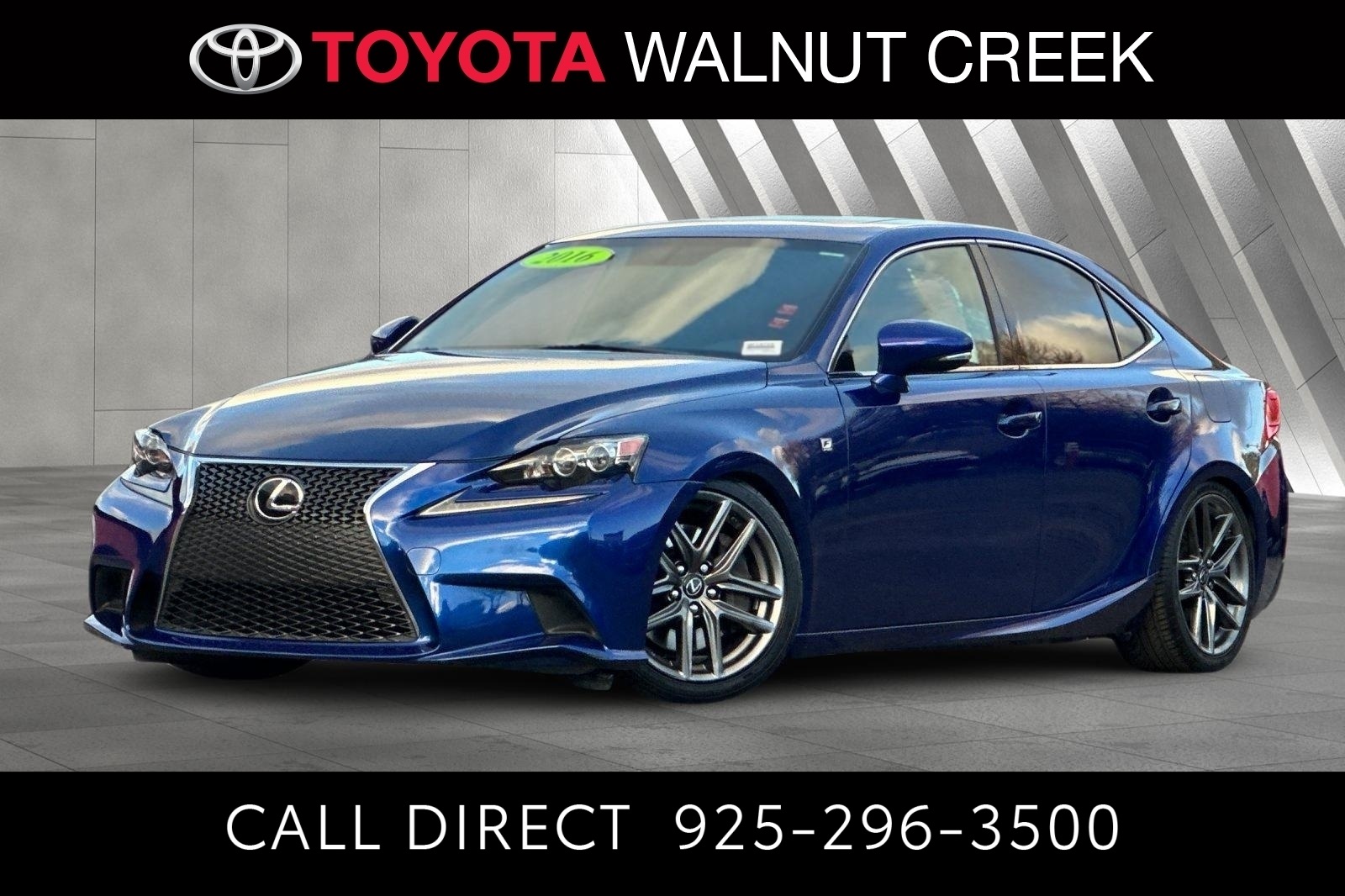 2016 Lexus IS Base's photo