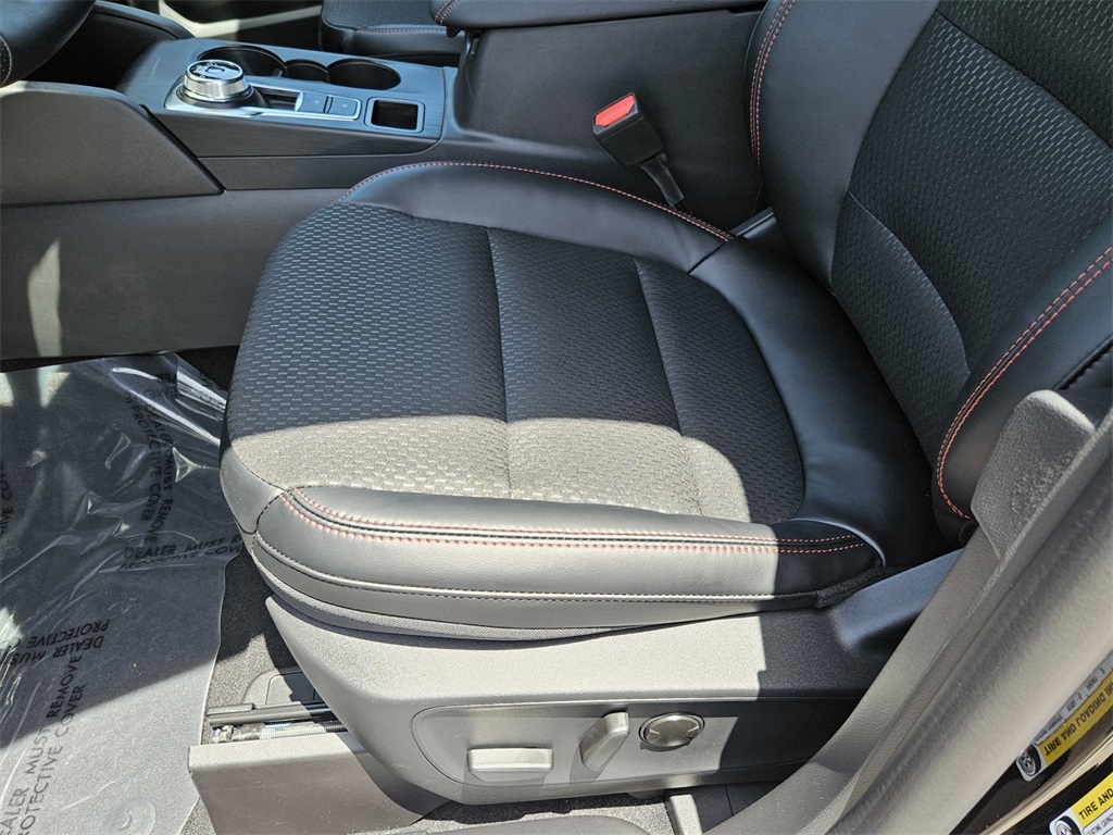 2025 Ford Escape ST-Line Hybrid photo 13