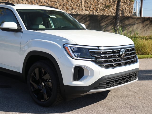 2026 Volkswagen Atlas SE Technology photo 3