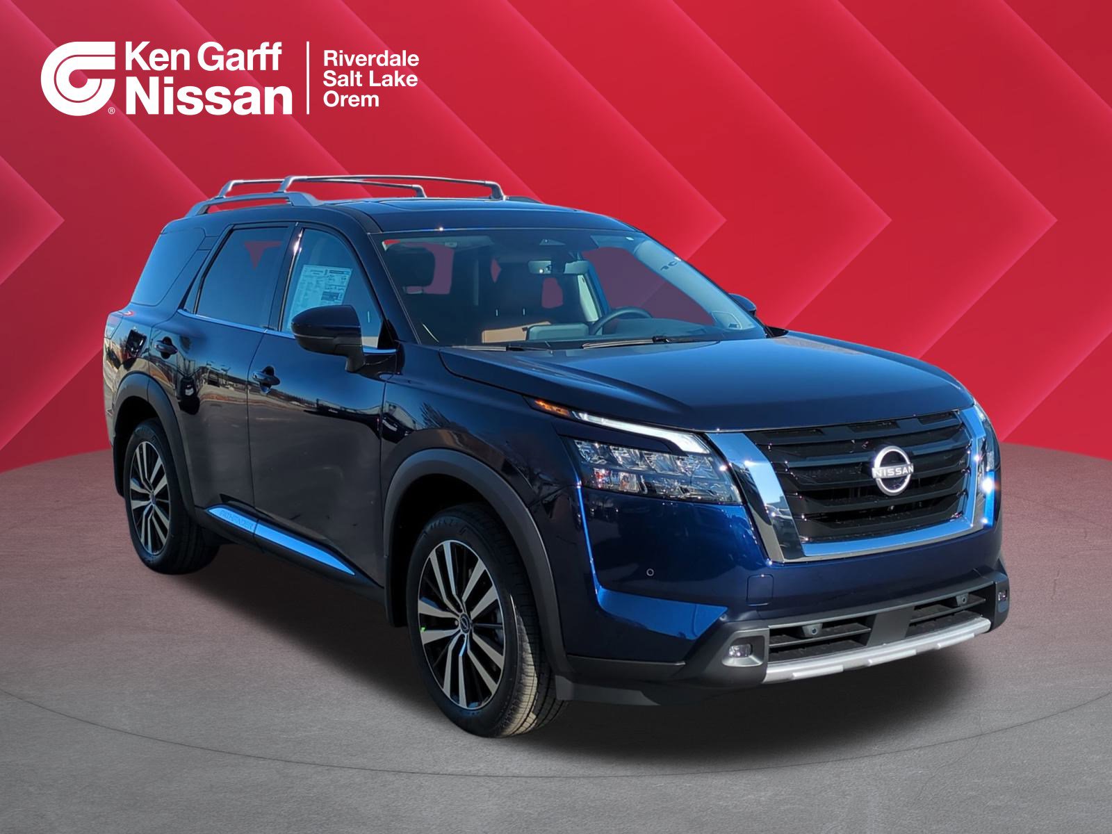 2025 Nissan Pathfinder Platinum's photo