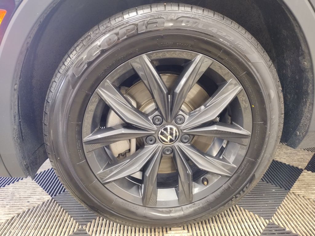 2024 Volkswagen Tiguan SE Wolfsburg Edition photo 4