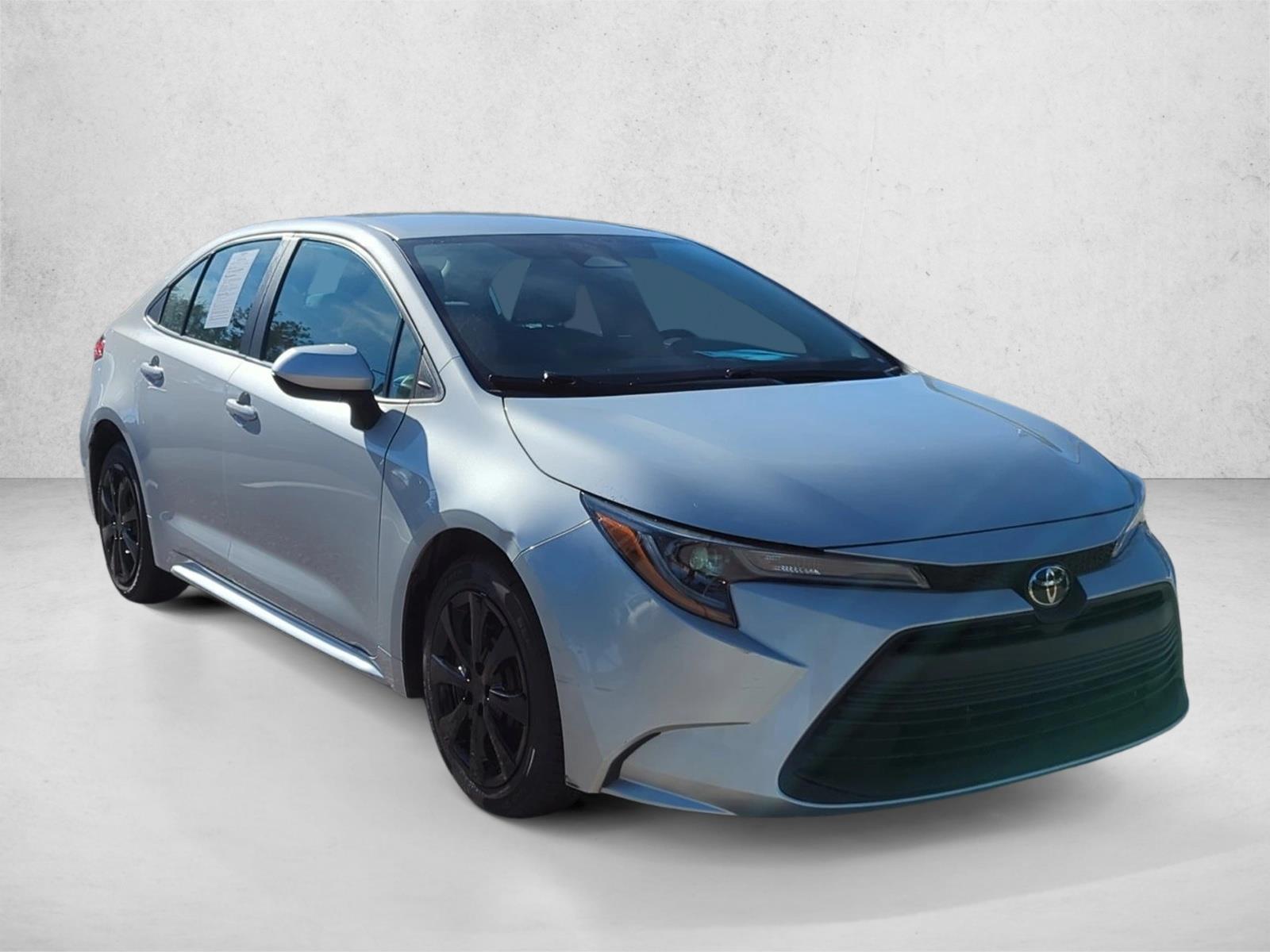2023 Toyota Corolla LE photo 3