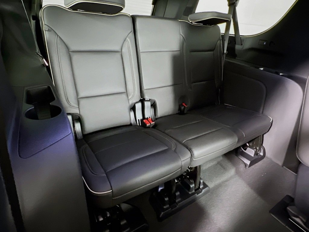 2025 Chevrolet Suburban Premier photo 25