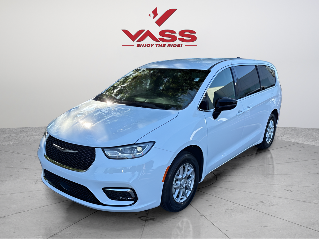 2026 Chrysler Pacifica Select's photo