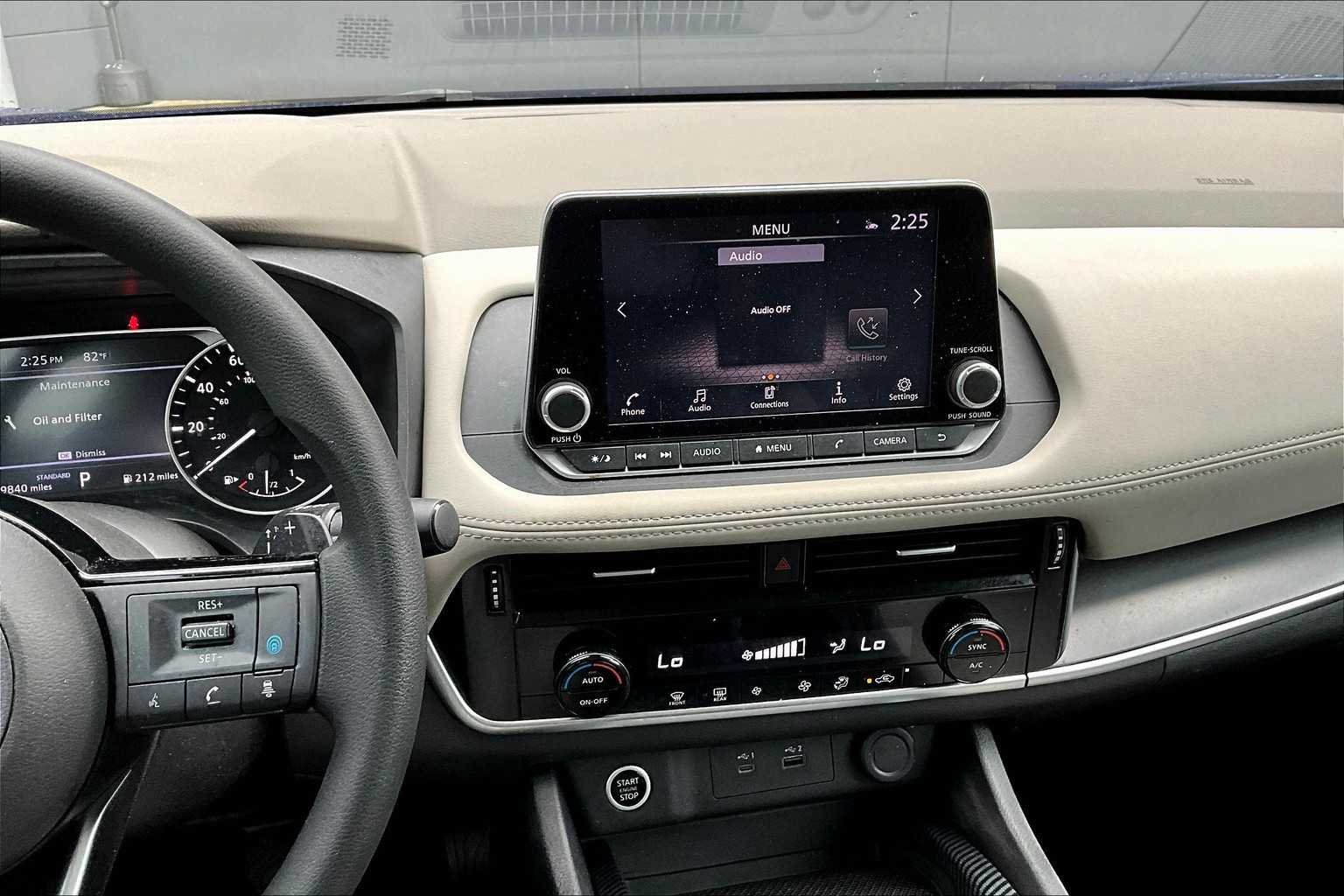 2023 Nissan Rogue SV photo 5