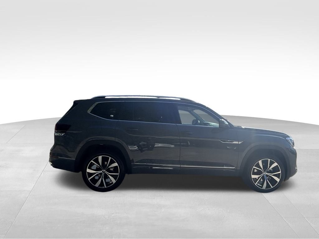2026 Volkswagen Atlas SEL Premium R-Line photo 2