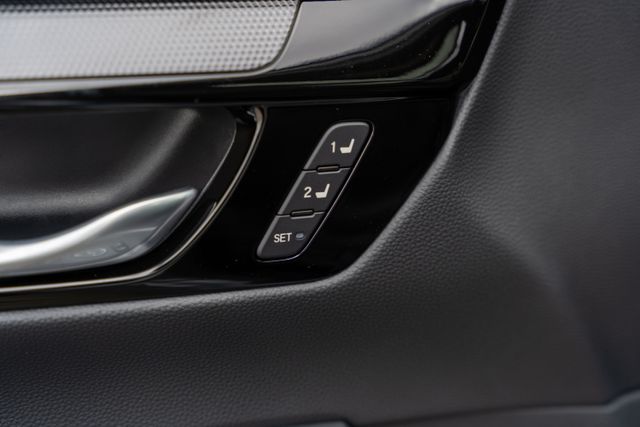 2024 Honda CR-V Hybrid Sport Touring photo 17