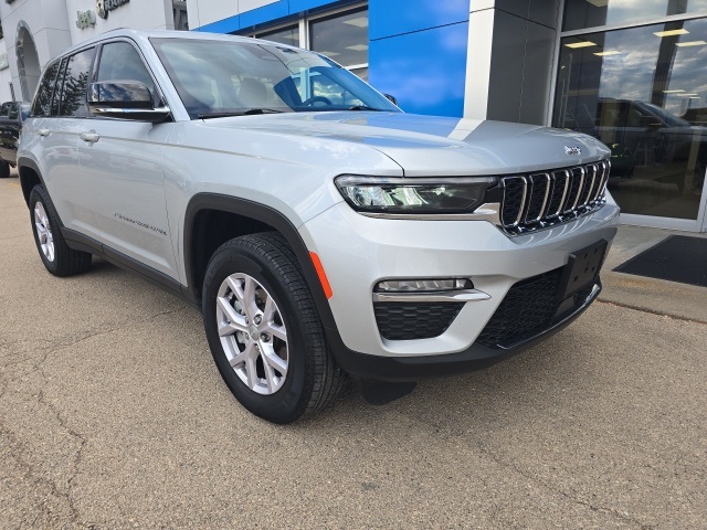 2022 Jeep Grand Cherokee Limited's photo