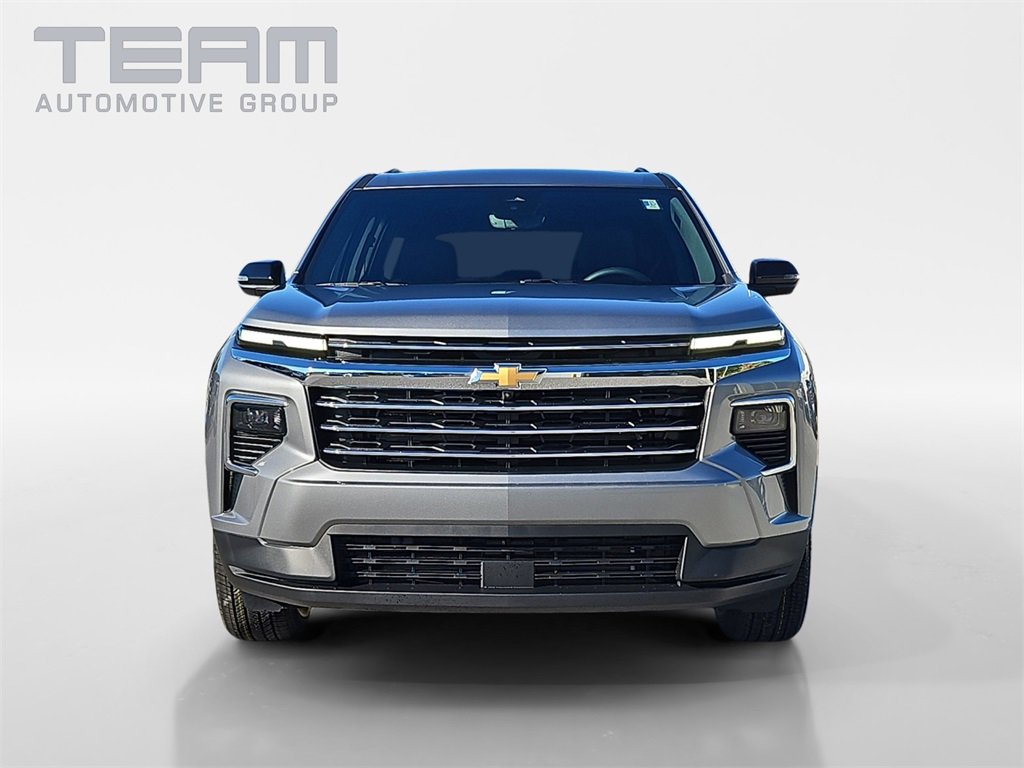 2026 Chevrolet Traverse photo 2