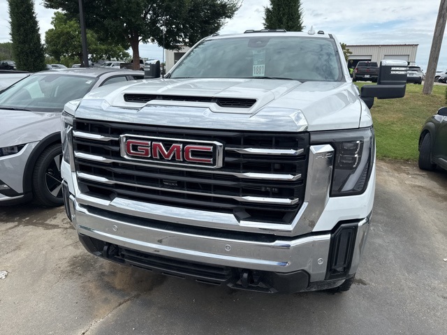 Used 2025 White GMC SLT image 15