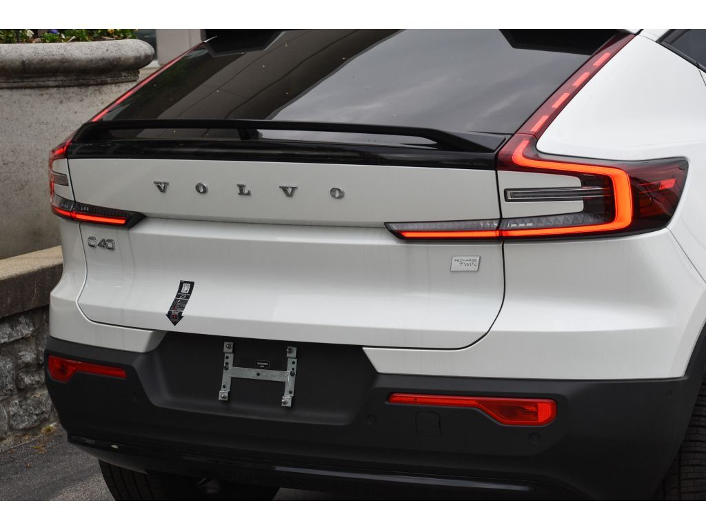 2024 Volvo C40 Recharge Plus photo 24