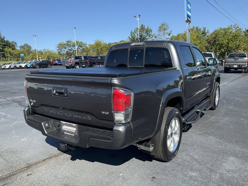 2016 Toyota Tacoma Limited photo 22