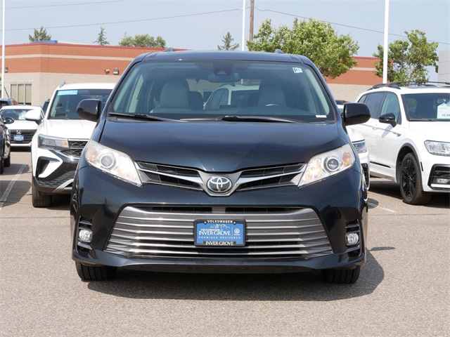 Used 2018 Toyota Sienna XLE with VIN 5TDYZ3DC2JS906308 for sale in Inver Grove Heights, Minnesota