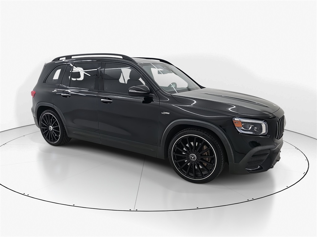 2023 Mercedes Benz GLB 35 AMG 4MATIC photo 2