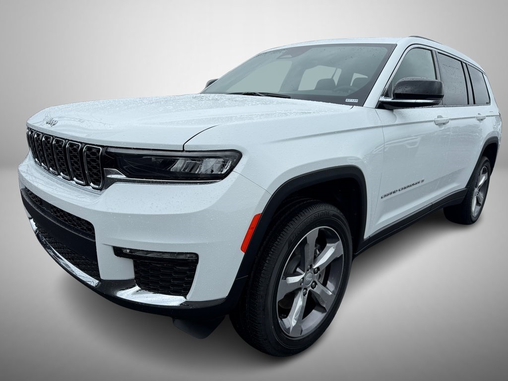 2025 Jeep Grand Cherokee Limited photo 2