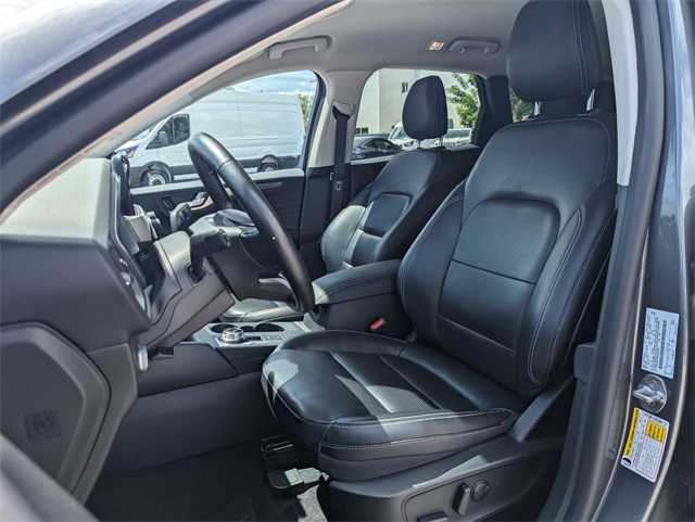 2021 Ford Escape Hybrid Titanium photo 4