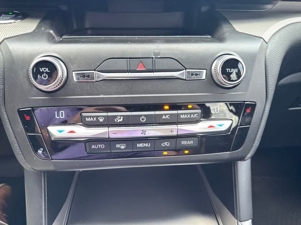 2020 Ford Explorer XLT photo 18