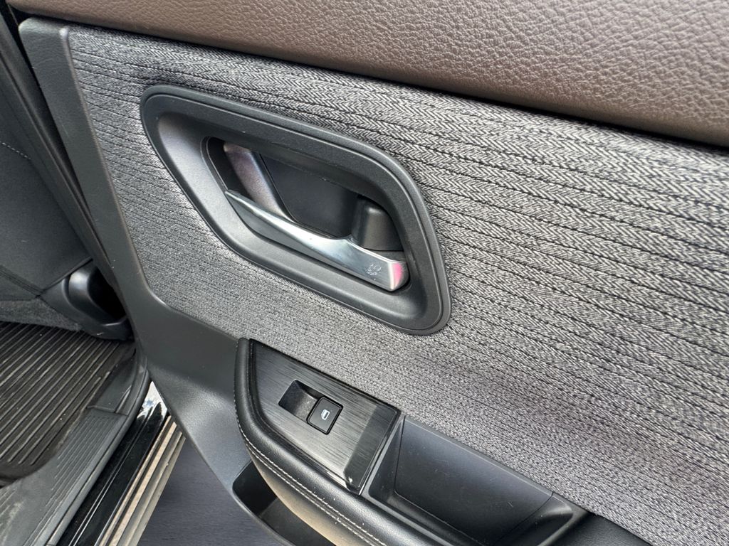 2022 Nissan Rogue SV photo 15