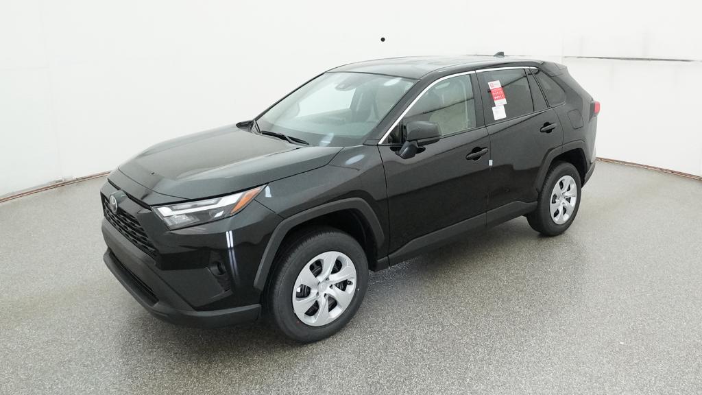 2025 Toyota RAV4 LE's photo