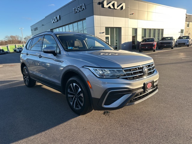 2022 Volkswagen Tiguan S's photo