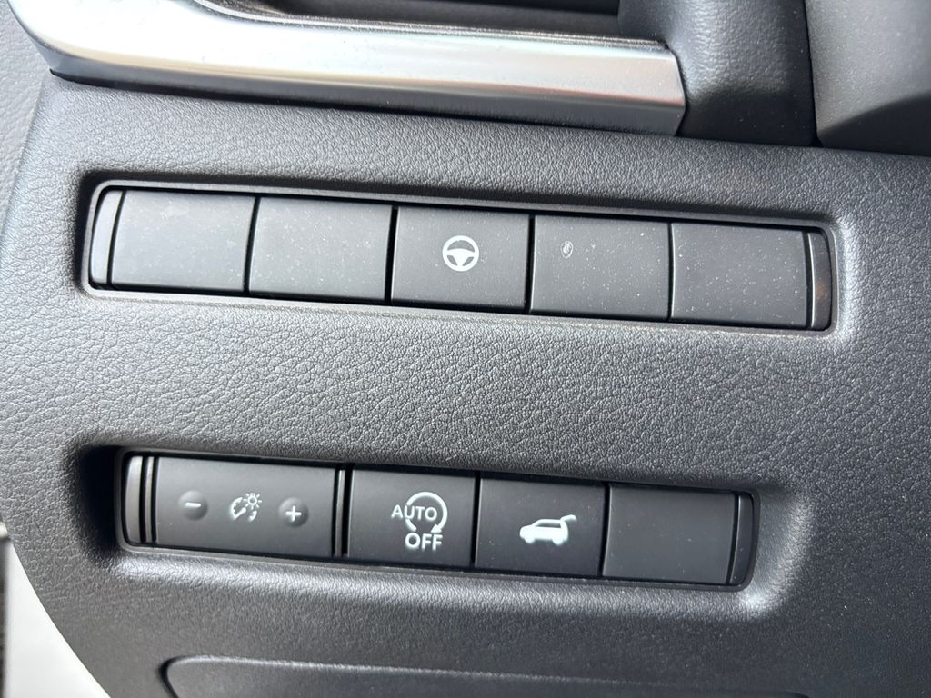 2024 Nissan Rogue SV photo 11