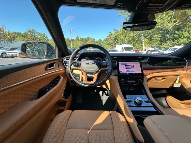2025 Jeep Grand Cherokee L Summit Reserve photo 12