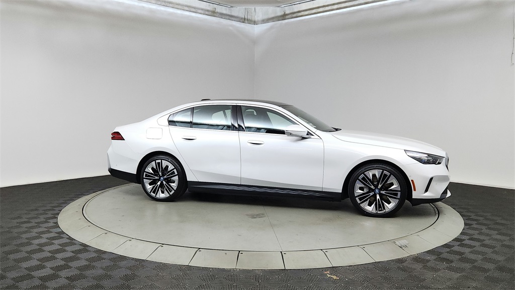 2025 BMW i5 40's photo