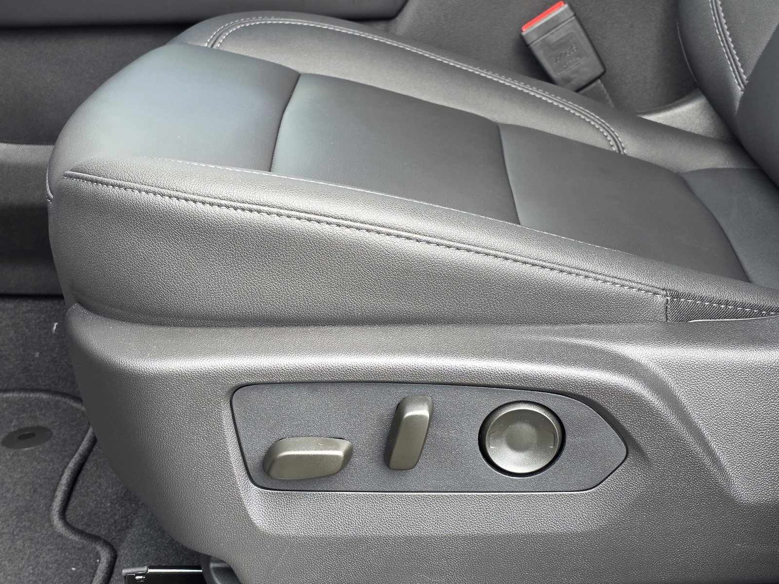 2026 Chevrolet Tahoe LT photo 25