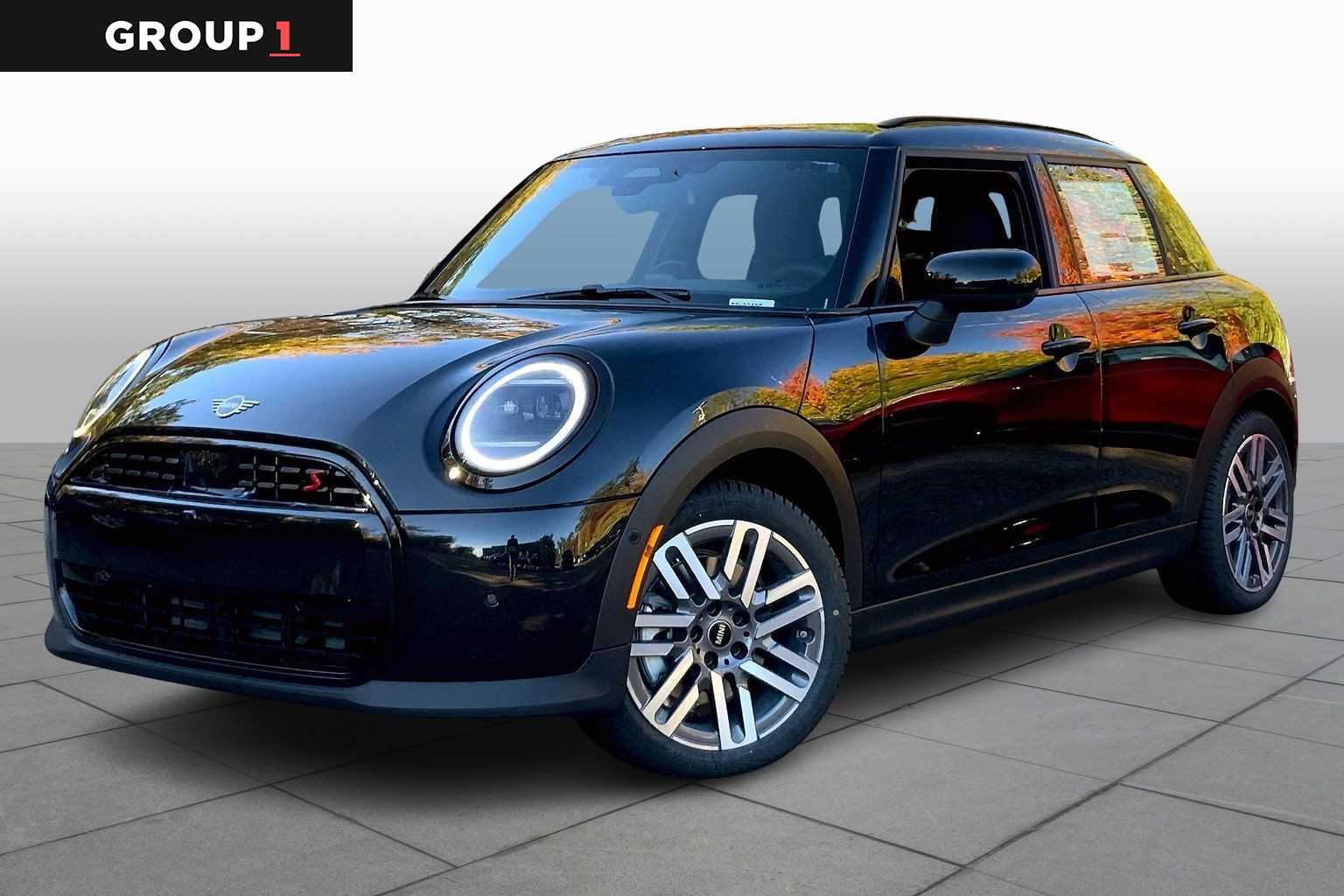 2026 MINI Hardtop 4 Door S's photo