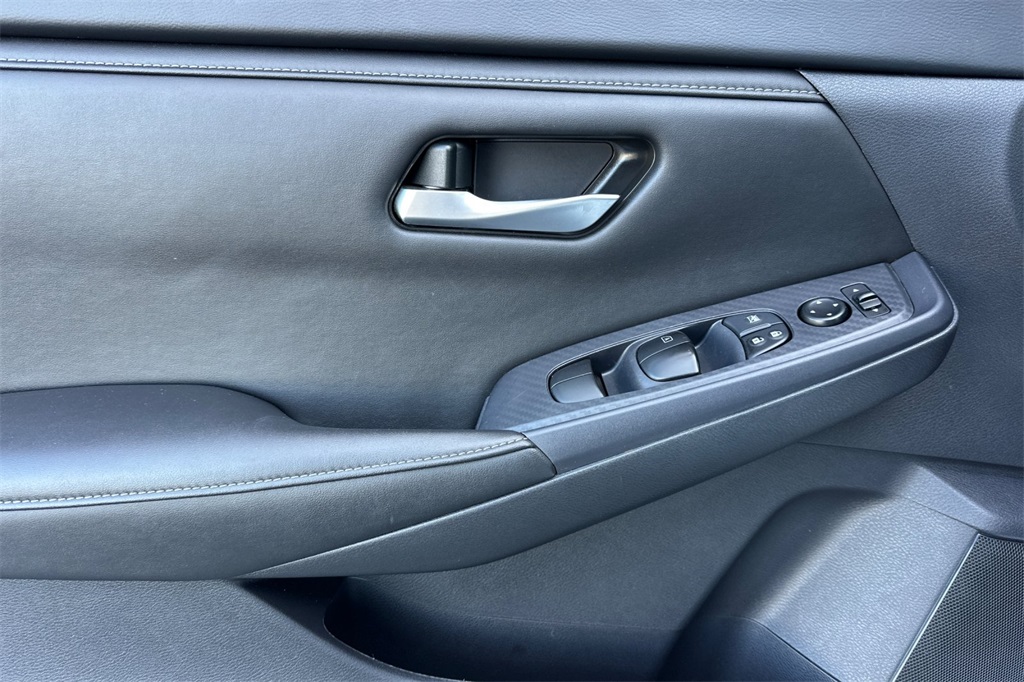 2024 Nissan Sentra SV photo 11