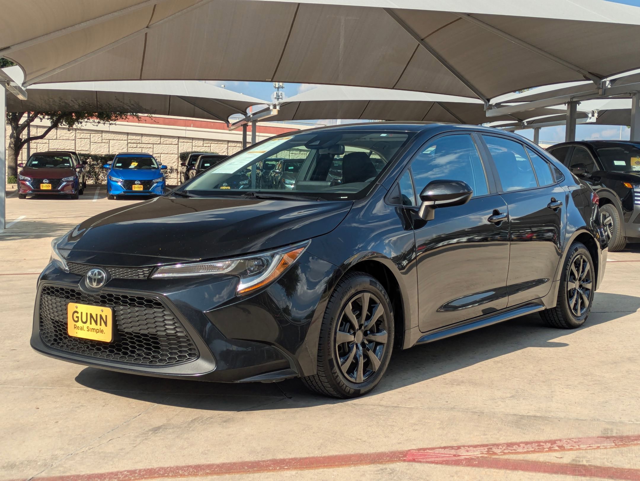 2022 Toyota Corolla LE photo 3