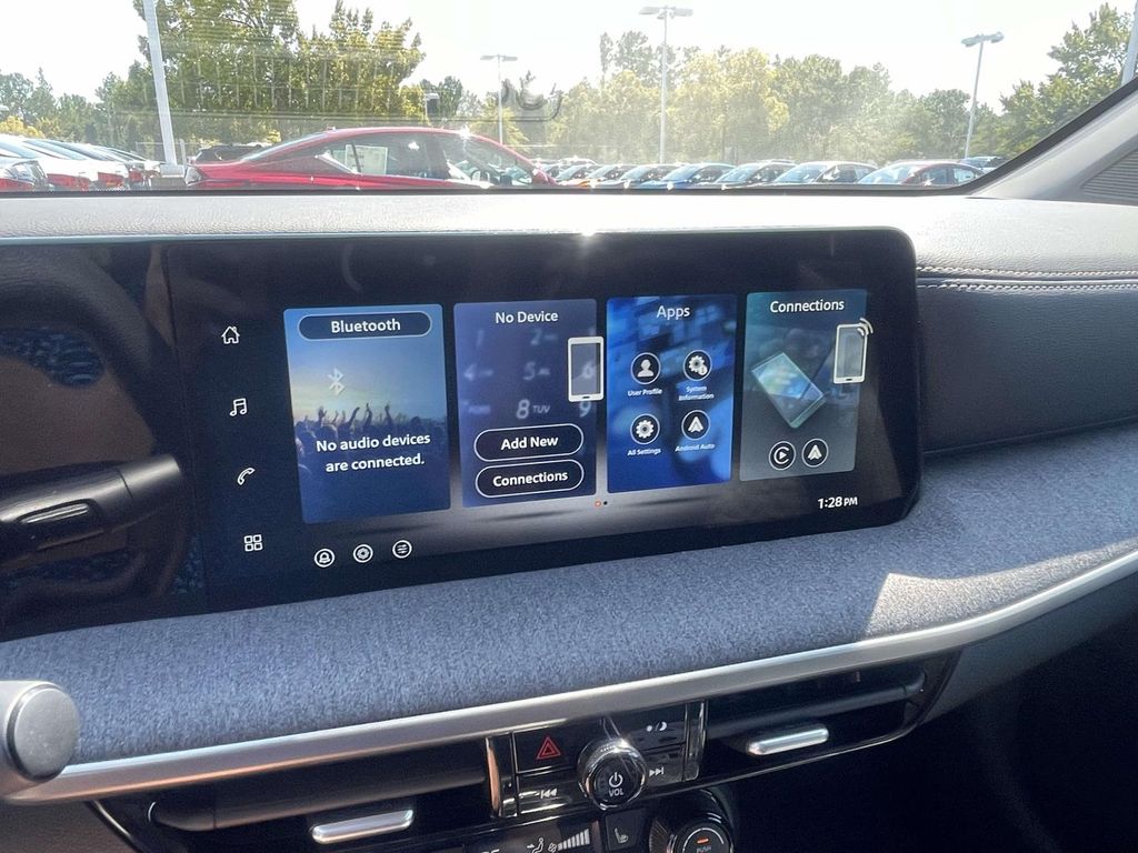 2026 Nissan Kicks SV photo 21