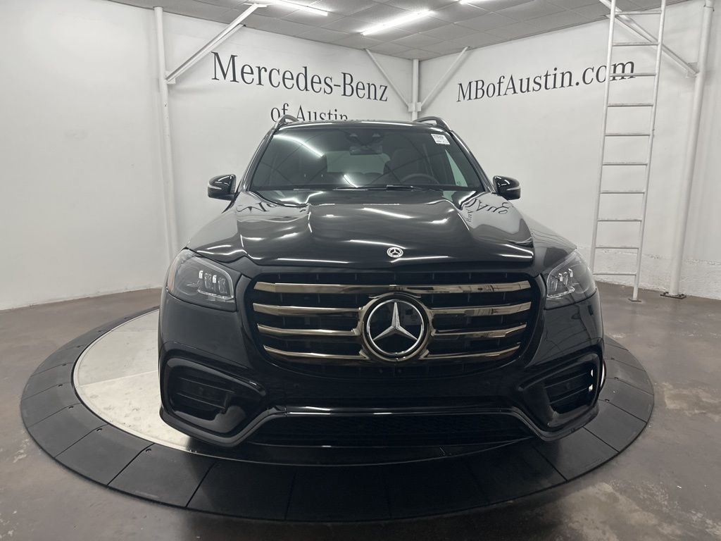 2026 Mercedes Benz GLS 450 4MATIC photo 2