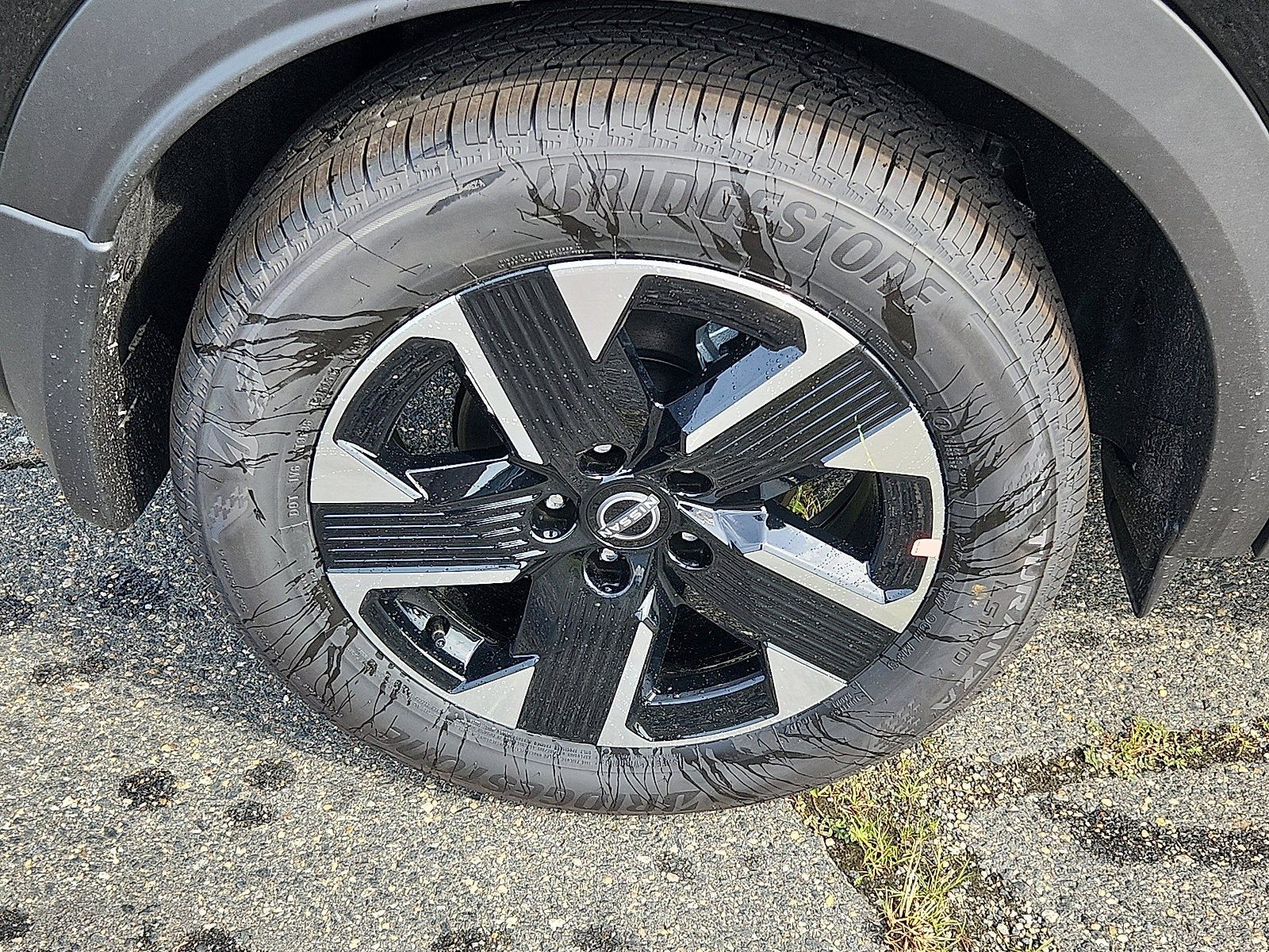 2025 Nissan Kicks SV photo 2