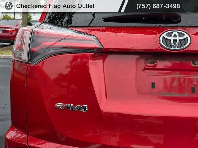 2017 Toyota RAV4 XLE photo 7