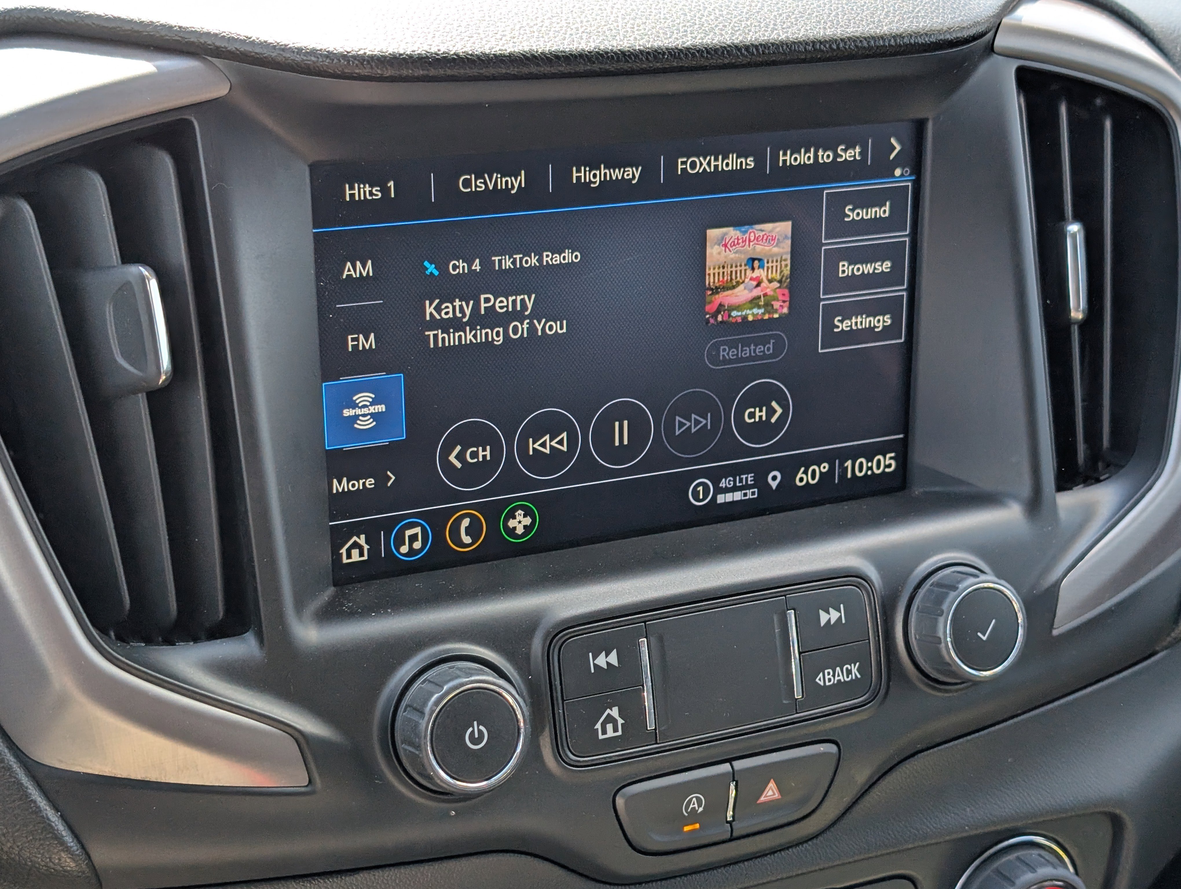 Used 2023 Summit White GMC AT4 image 29