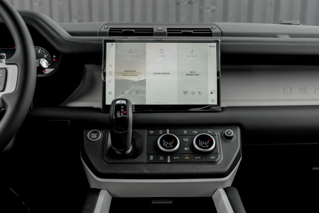 2025 Land Rover Defender 110 S photo 17