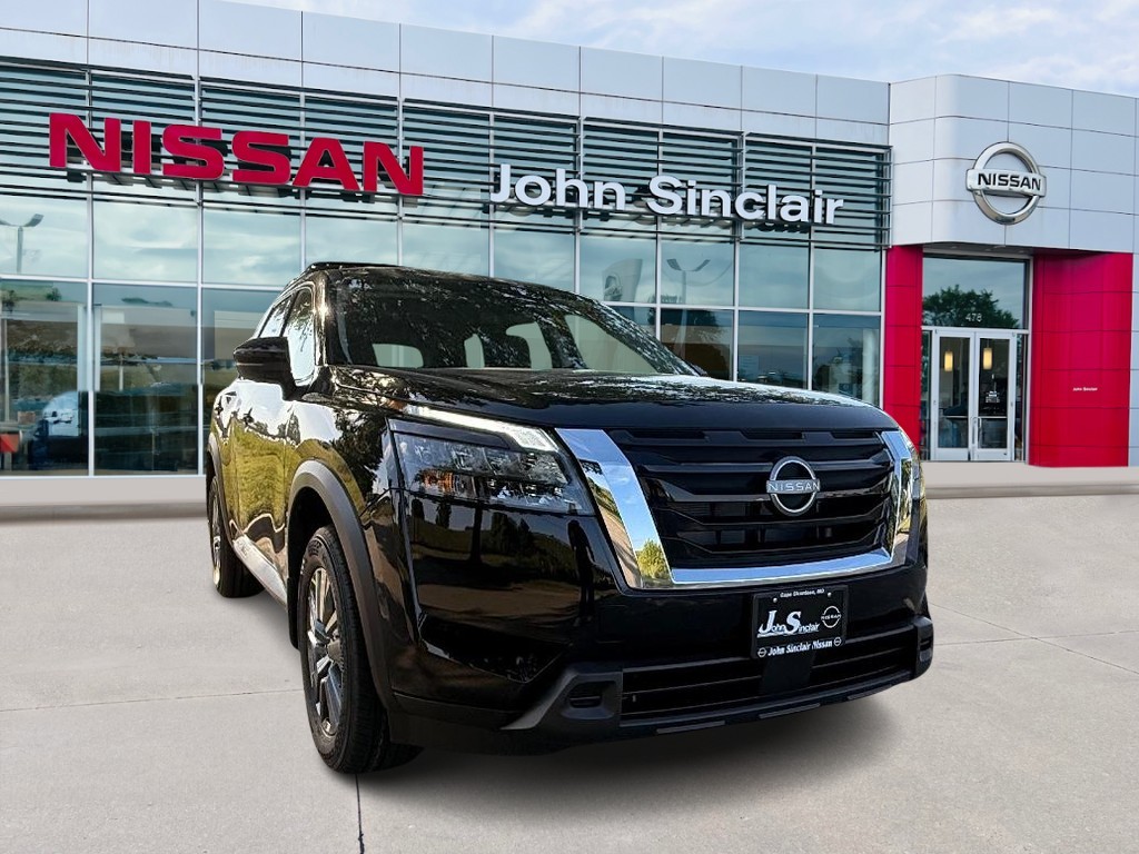 2025 Nissan Pathfinder SV's photo