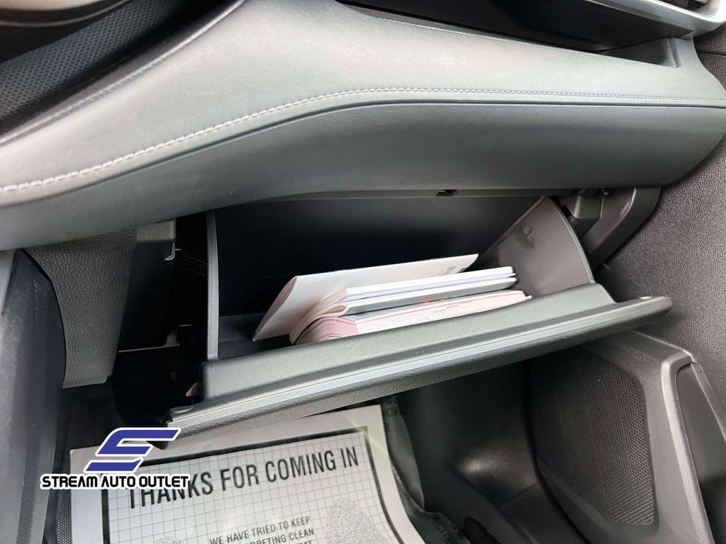 2023 Toyota Highlander LE photo 32
