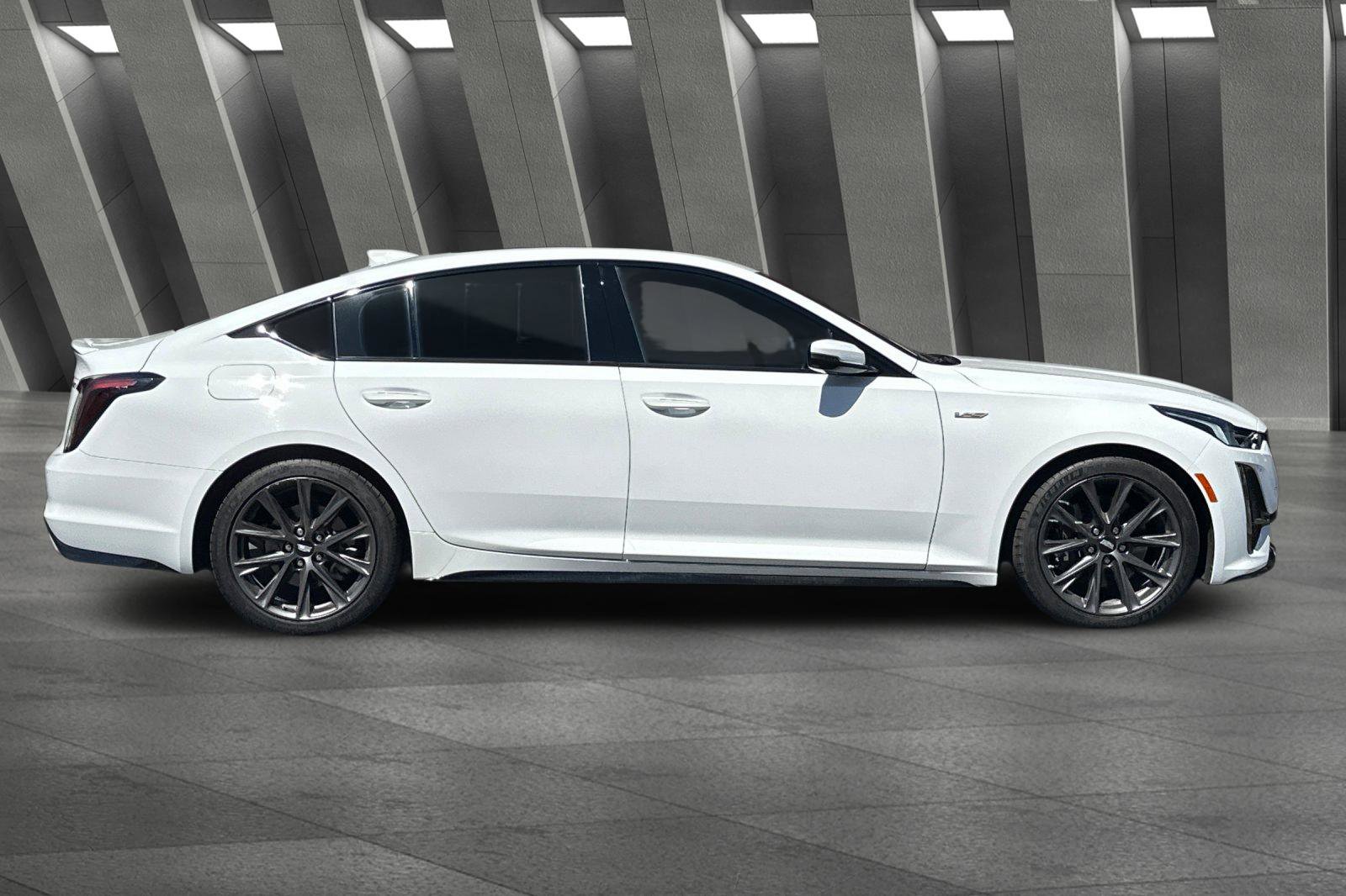 2024 Cadillac CT5 V photo 2