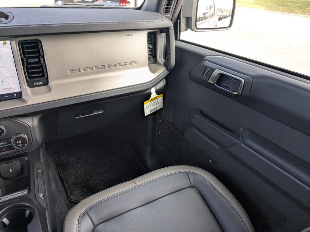 2025 Ford Bronco Outer Banks photo 17