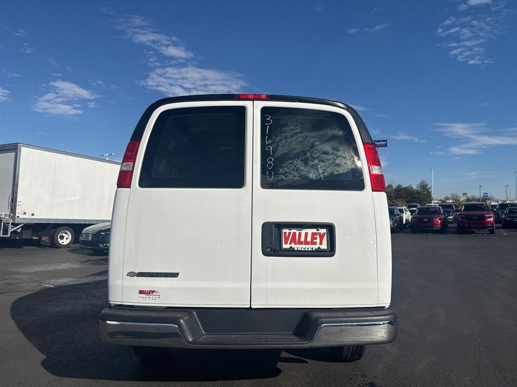 2023 Chevrolet Express 2500 Work Van photo 4